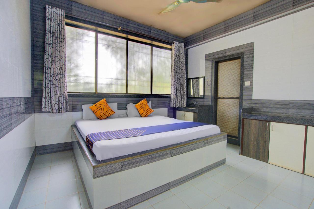 SPOT ON 63917 Hotel Dolphin Garden Kolad Exterior foto